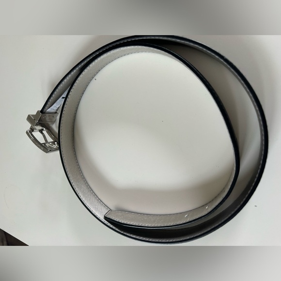 MICHAEL KORS MK SILVER BUCKLE BLACK / SILVER REVERSIBLE LEATHER BELT SMALL M - Picture 3 of 5